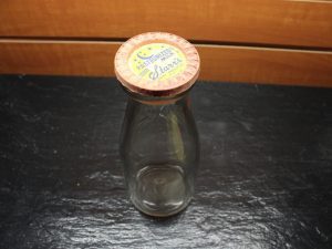 Vintage Starr's Dairy Products Indianola Iowa Cap & One Quart Glass Milk Bottle
