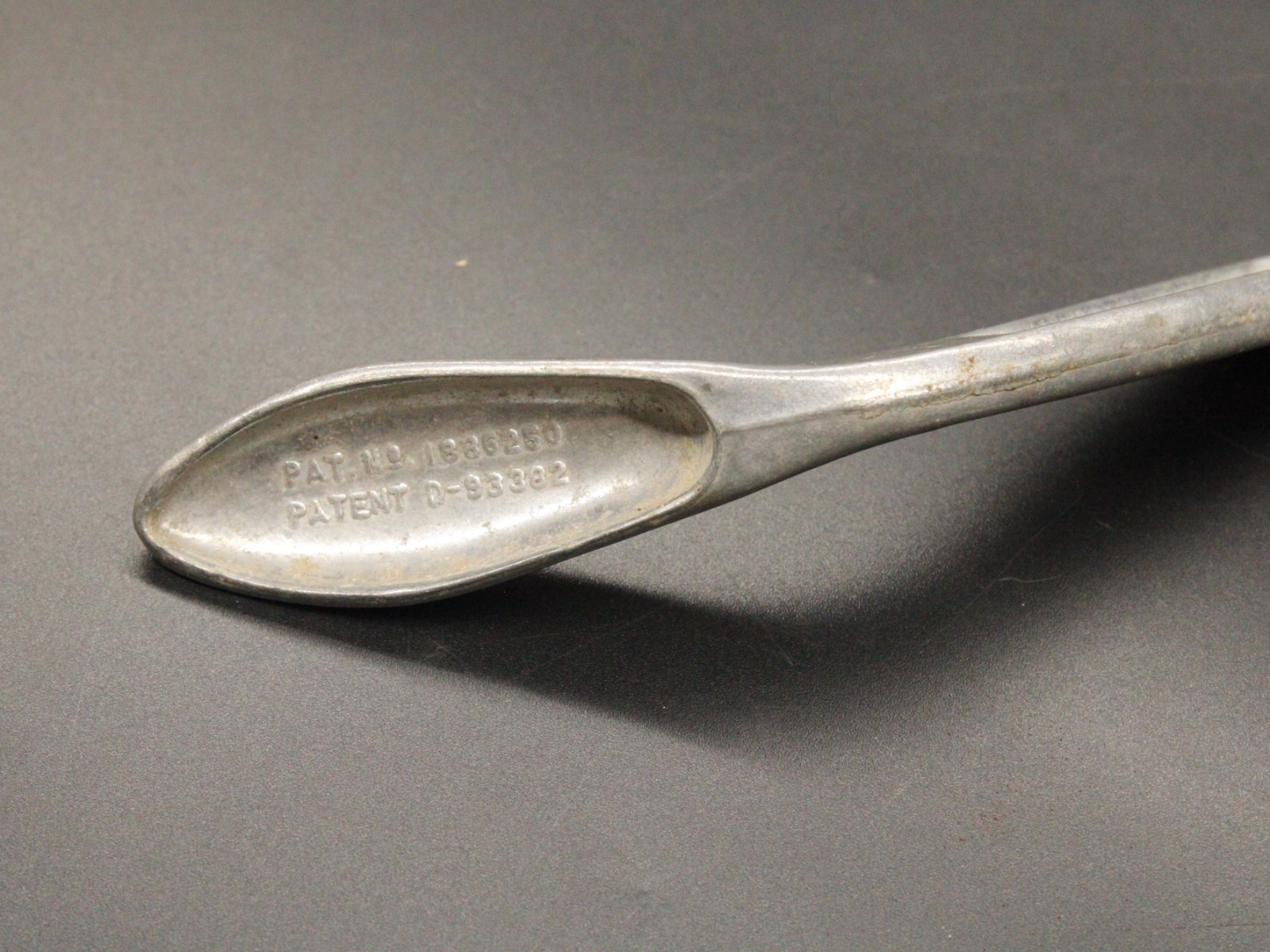 Vintage Wear Ever Aluminum Citrus Juice Squeezer Strainer Hand Press USA - Image 10