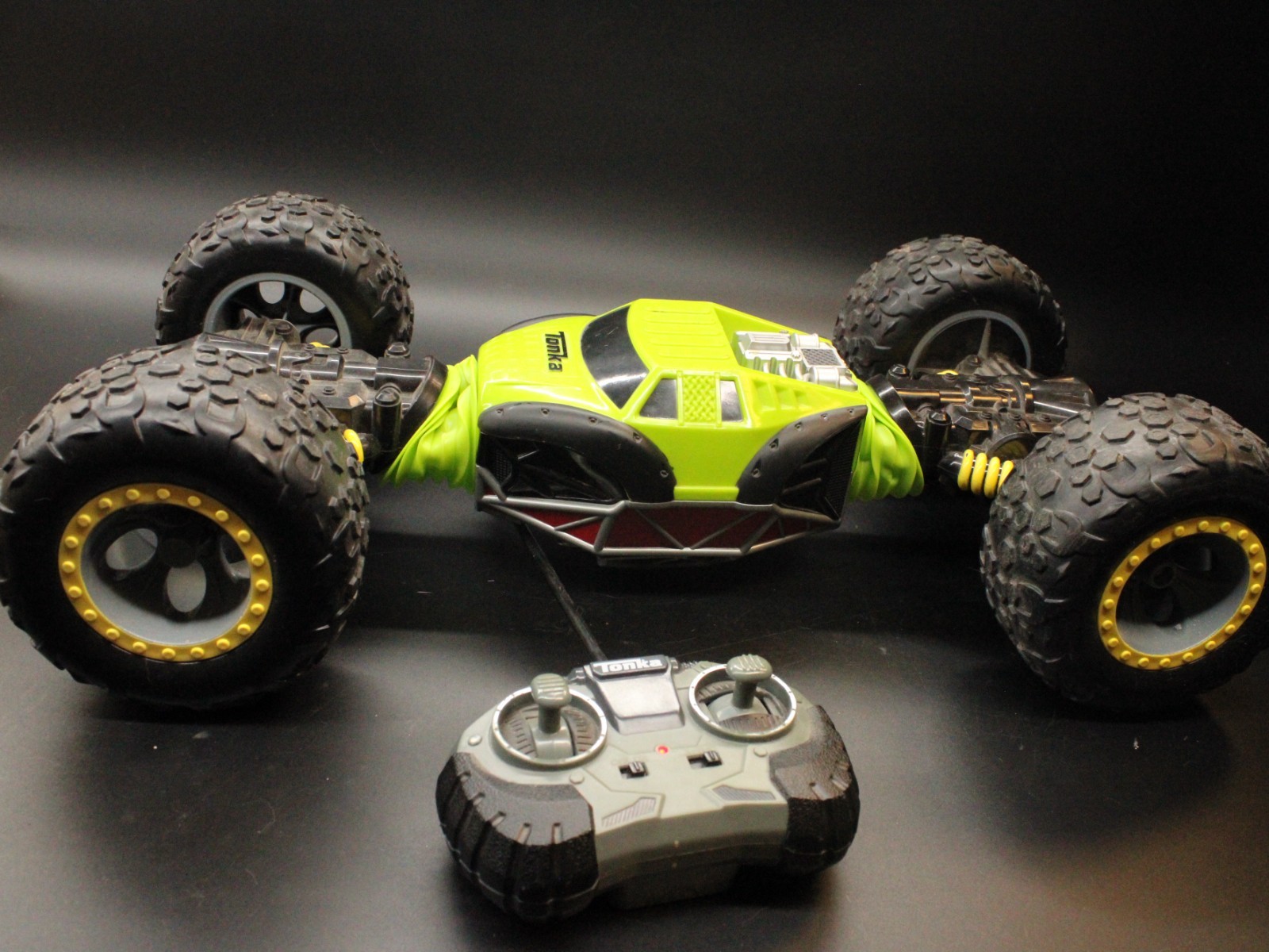 2009 Tonka Ricochet 4 X 4 Rock Crawler RC Car  - With Remote & Charger TESTED!