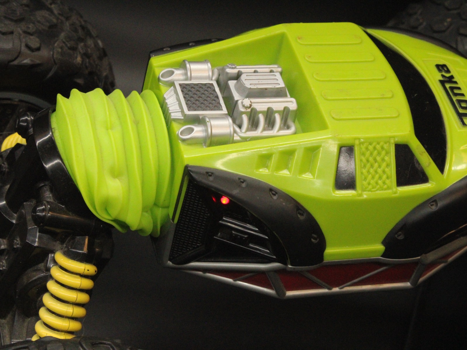 2009 Tonka Ricochet 4 X 4 Rock Crawler RC Car  - With Remote & Charger TESTED! - Image 3