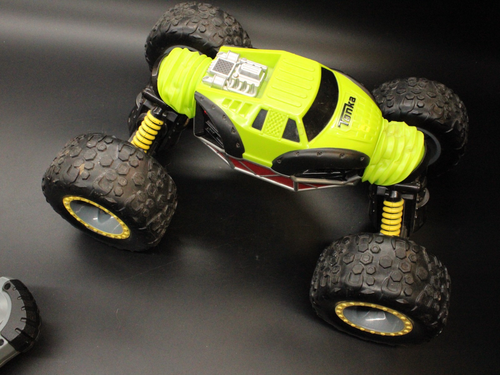 2009 Tonka Ricochet 4 X 4 Rock Crawler RC Car  - With Remote & Charger TESTED! - Image 4