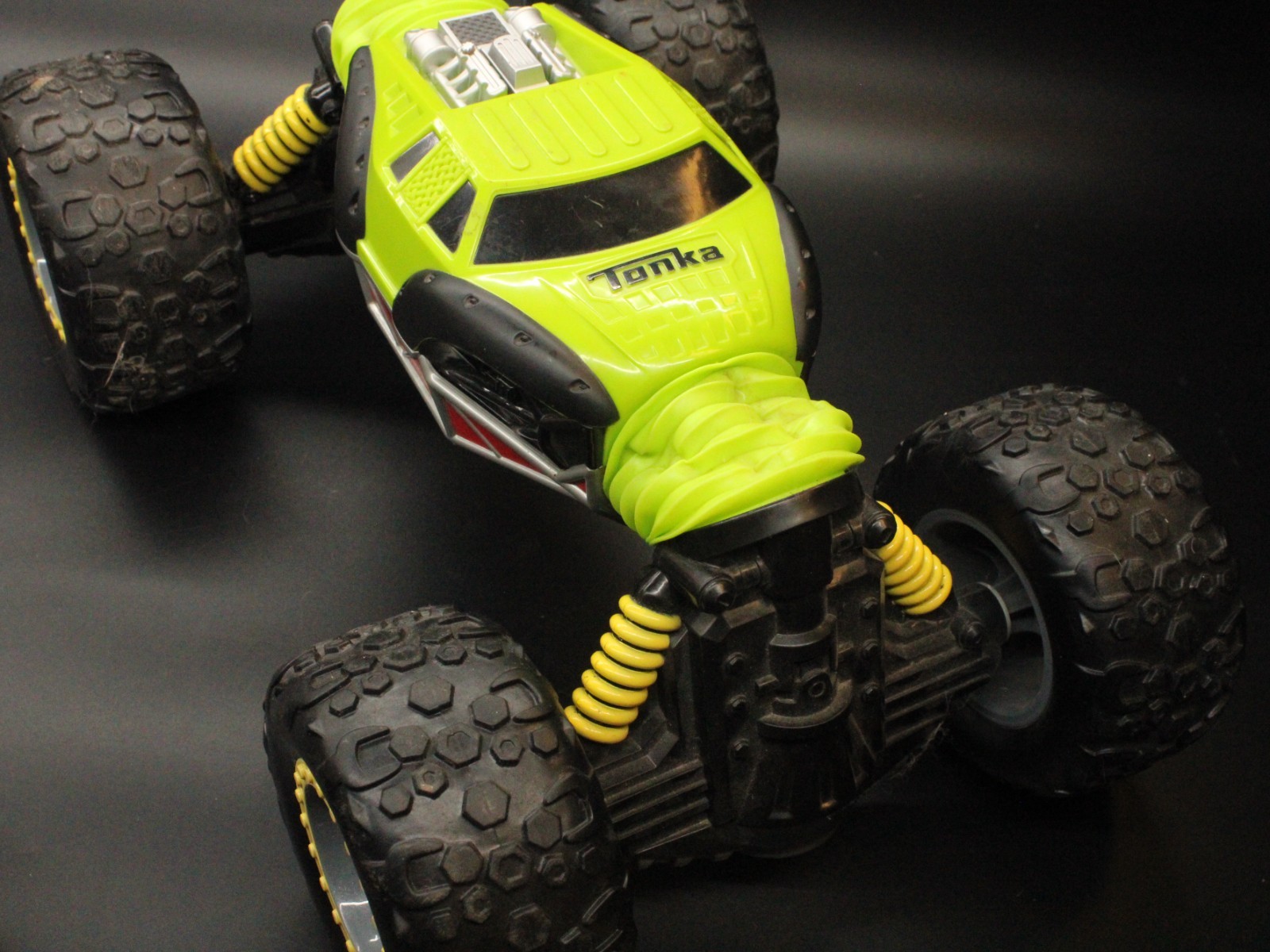 2009 Tonka Ricochet 4 X 4 Rock Crawler RC Car  - With Remote & Charger TESTED! - Image 5