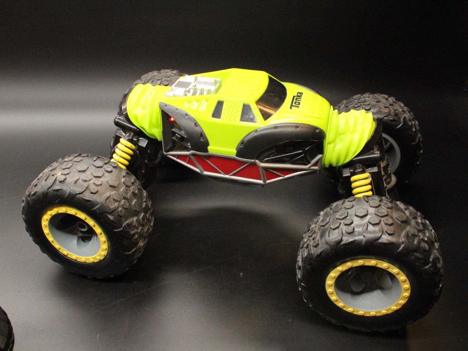 2009 Tonka Ricochet 4 X 4 Rock Crawler RC Car  - With Remote & Charger TESTED! - Image 6