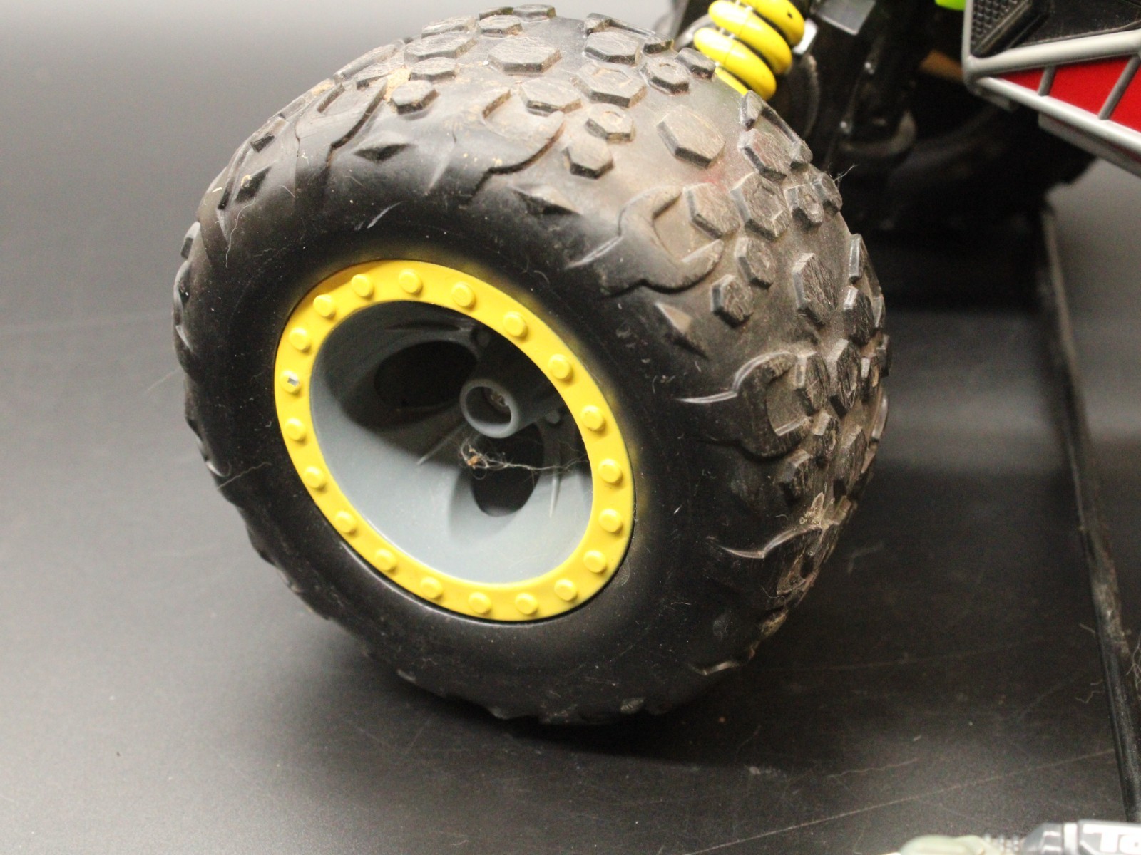 2009 Tonka Ricochet 4 X 4 Rock Crawler RC Car  - With Remote & Charger TESTED! - Image 7