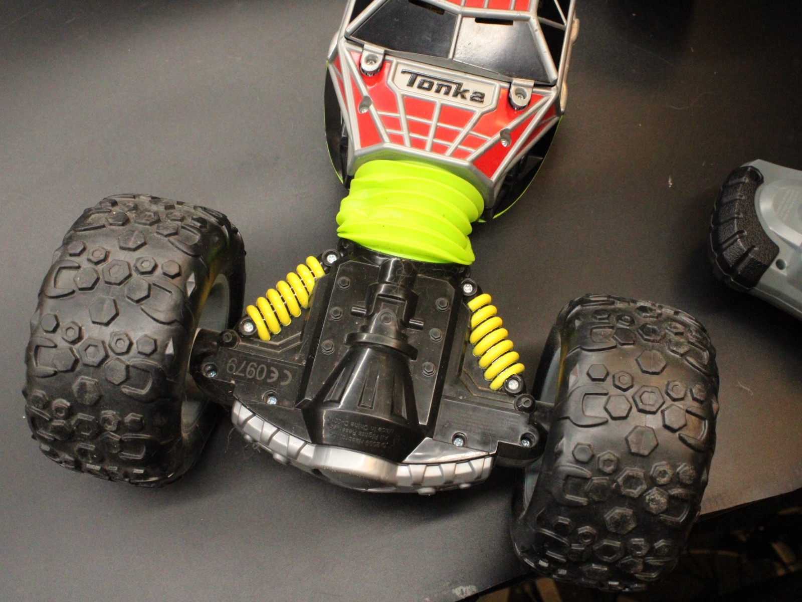 2009 Tonka Ricochet 4 X 4 Rock Crawler RC Car  - With Remote & Charger TESTED! - Image 19