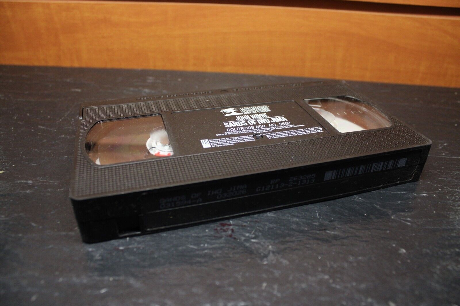 VHS "Sands of Iwo Jima" John Wayne, John Agar, Adele Mara (1949, 1988) Colorized - Image 4