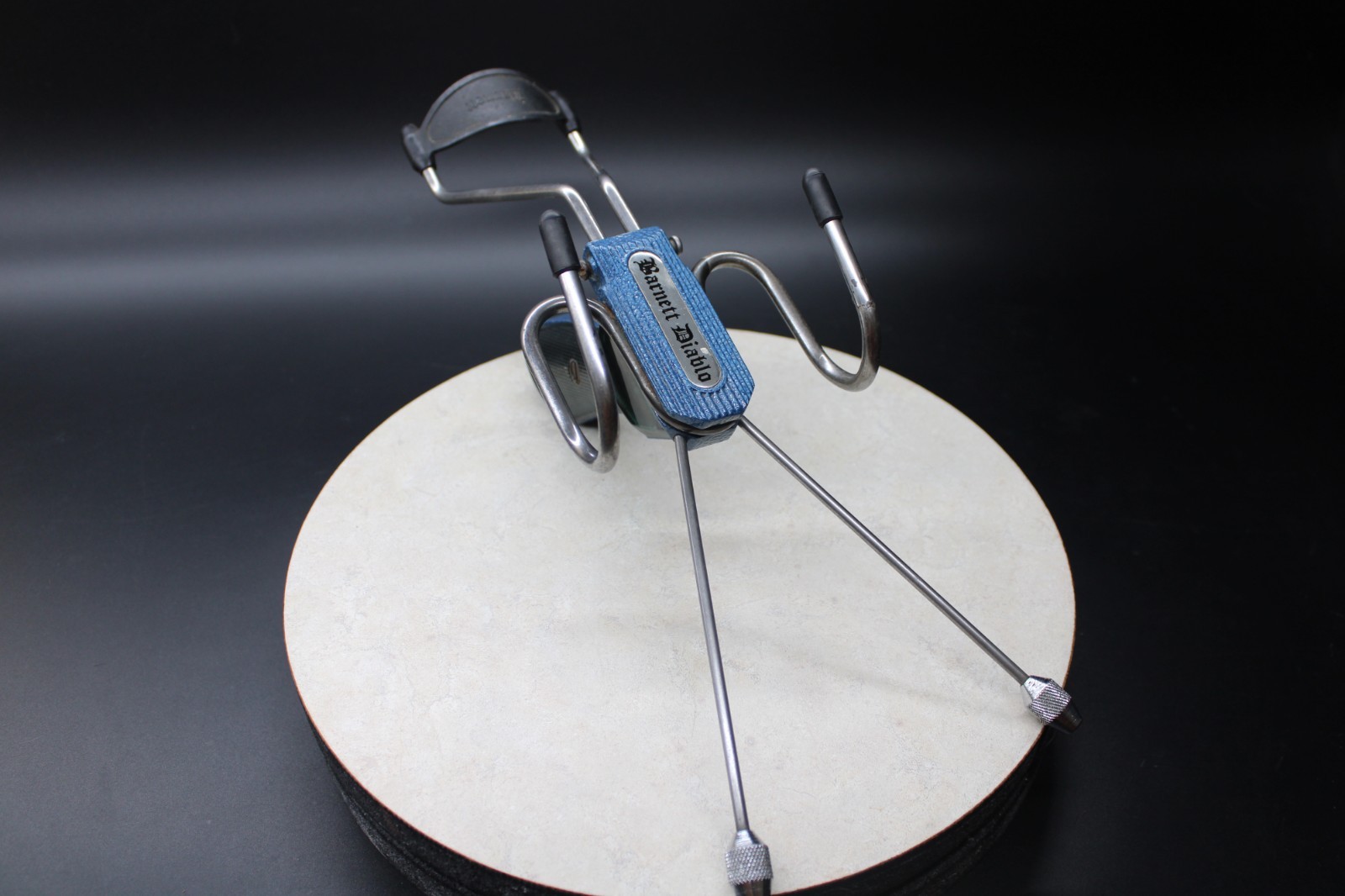 Vintage Slingshot - Barnett Diablo Wrist Roket Catapult With Pistol Grip - Image 2