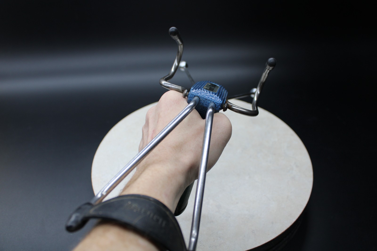 Vintage Slingshot - Barnett Diablo Wrist Roket Catapult With Pistol Grip - Image 6
